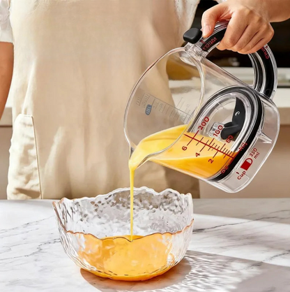 Pourfect – Verstellbarer Messbecher für präzises Messen & einfaches Ausgießen