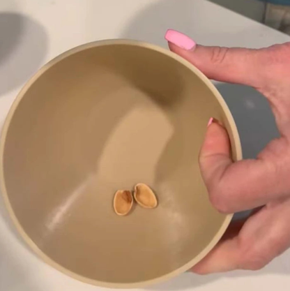 SnackEase – Doppellagige Snack-Schale für sauberes & bequemes Naschen